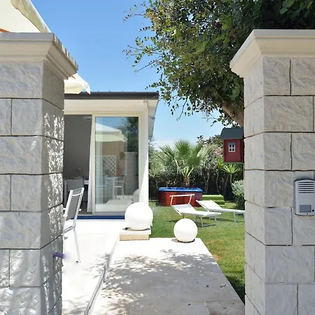 Casa Sulla Spiaggia Con Accesso E Spiaggia Privata Santa Maria del Focallo