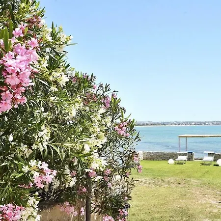 Casa Sulla Spiaggia Con Accesso E Spiaggia Privata * Santa Maria del Focallo