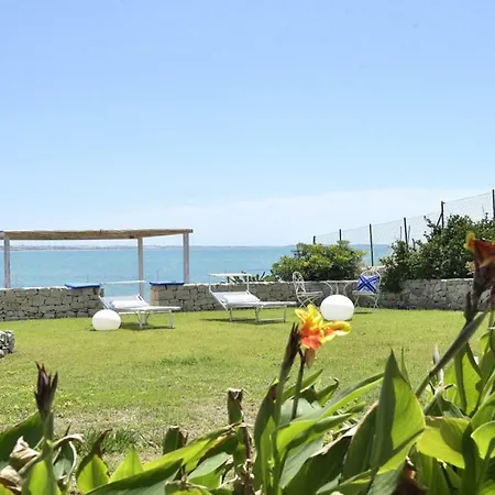 Casa Sulla Spiaggia Con Accesso E Spiaggia Privata * Santa Maria del Focallo